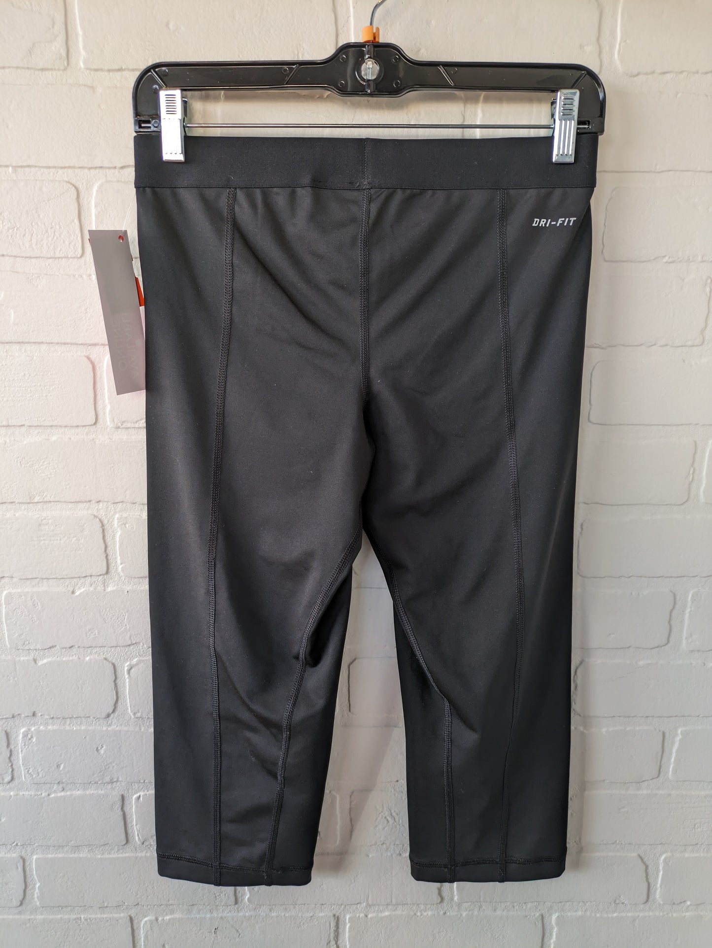 Athletic Capris By Nike Apparel  Size: 8